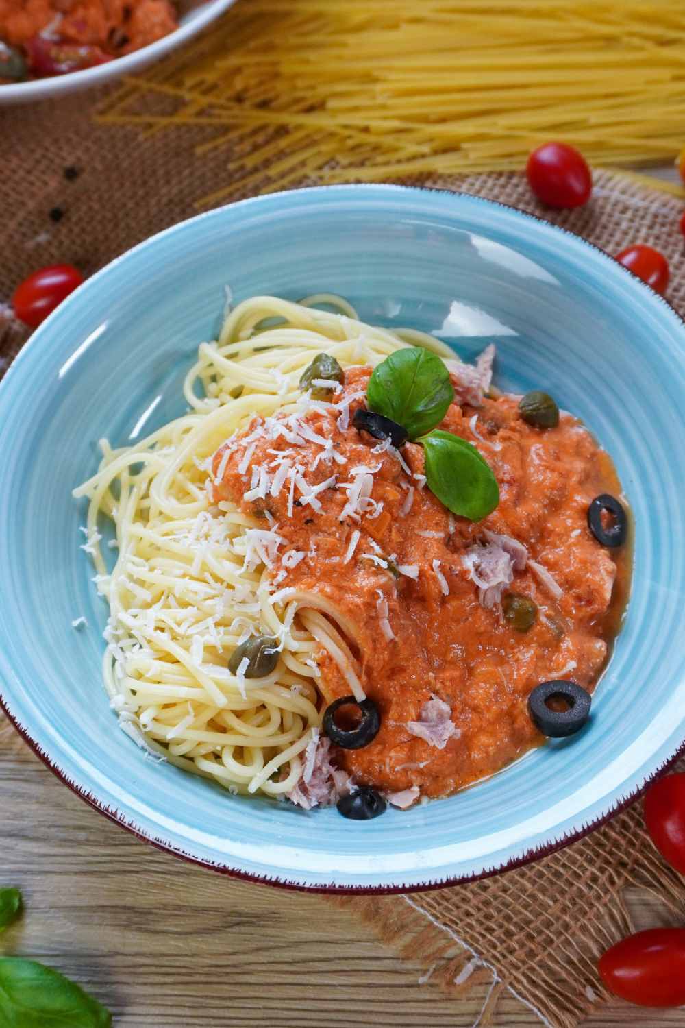 Thunfisch Pasta mit Spaghetti und Tomaten