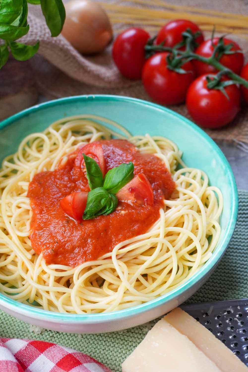 Klassische Spaghetti Napoli