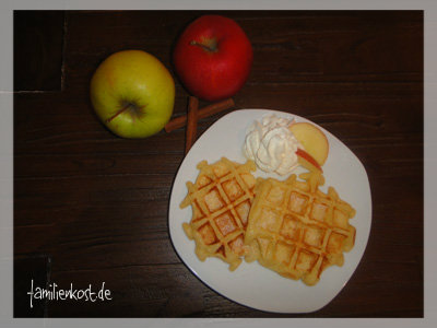 Knusprige Apfel-Zimt Waffeln Knusprige Apfel-Zimt Waffeln