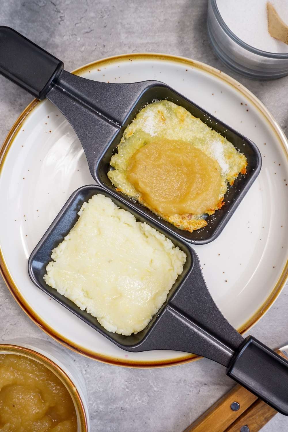 Süßes Kloßteig Raclette Pfännchen Süßes Kloßteig Raclette Pfännchen