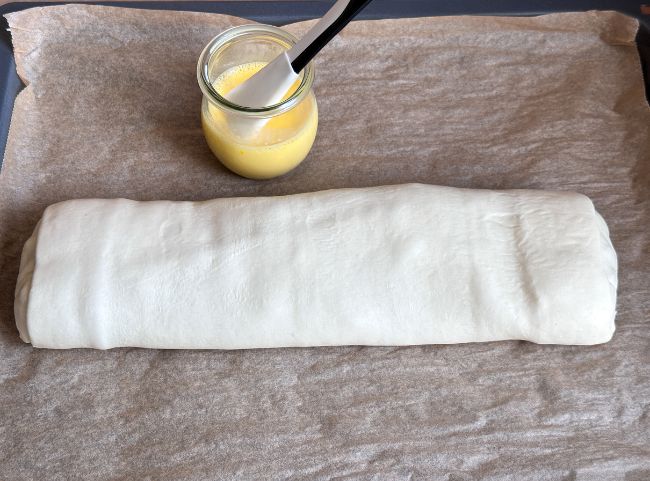 Apfelstrudel mit Blätterteig backen