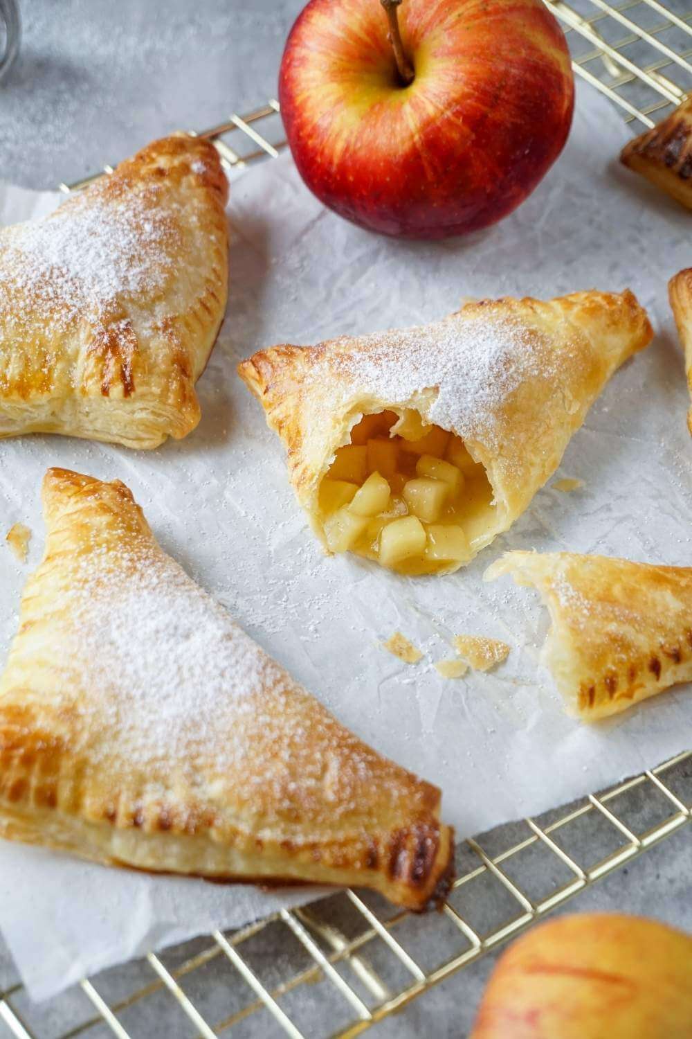 Apfeltaschen mit Blätterteig – einfaches Rezept Apfeltaschen mit Blätterteig – einfaches Rezept