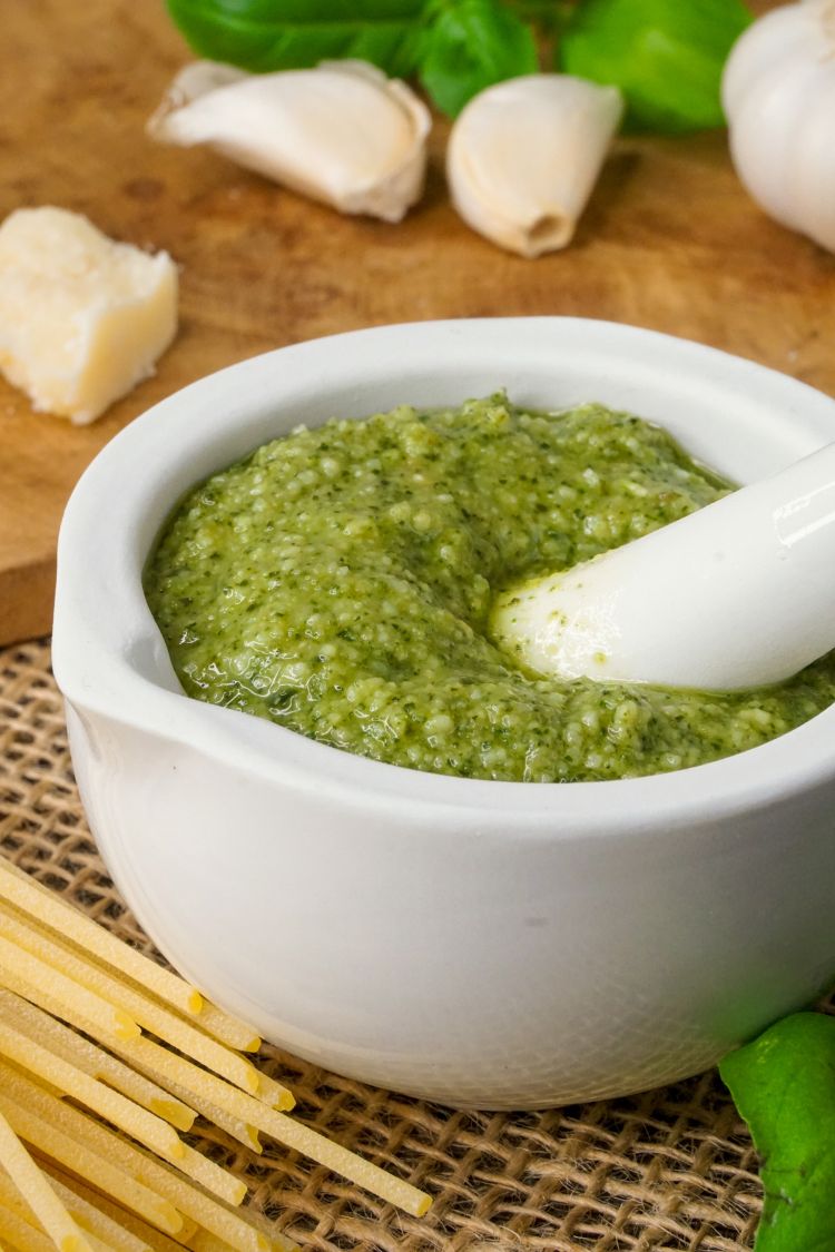 Basilikum Pesto selber machen