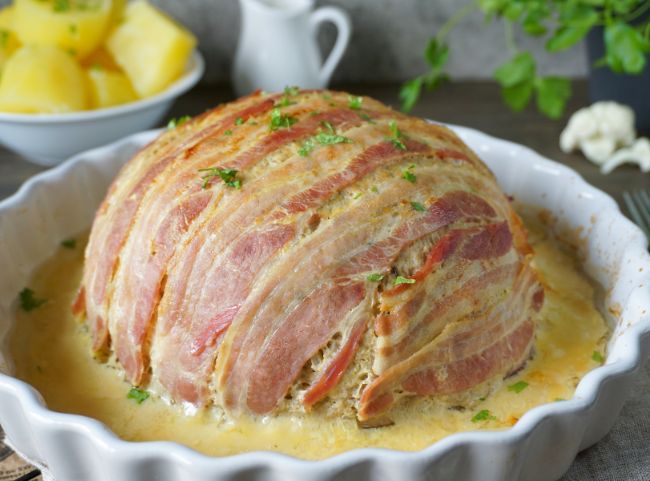 Blumenkohlbombe mit Hackfleisch