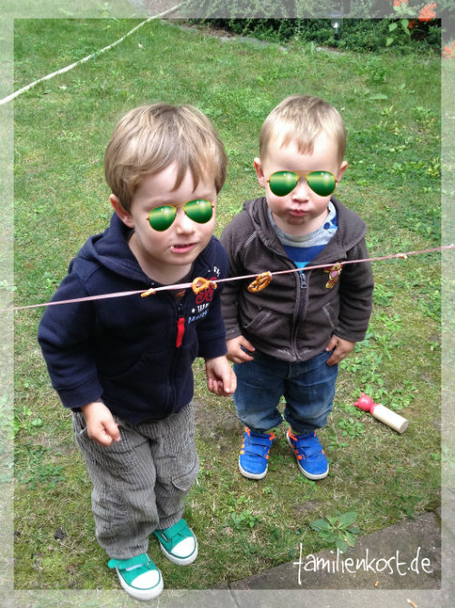 Brezel knabbern Kindergeburtstag