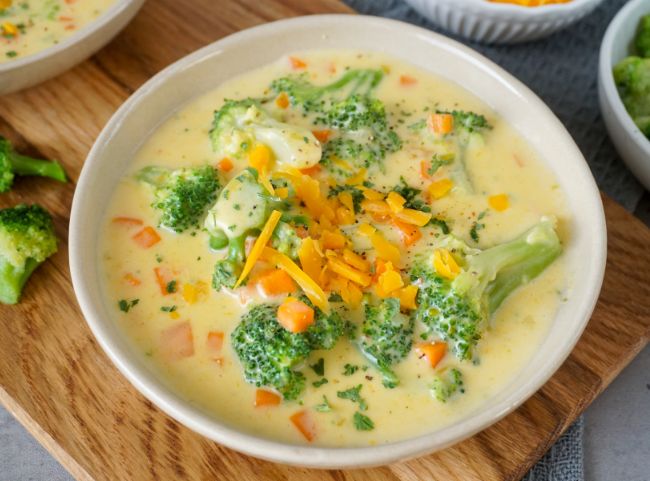 Brokkoli Cheddar Suppe