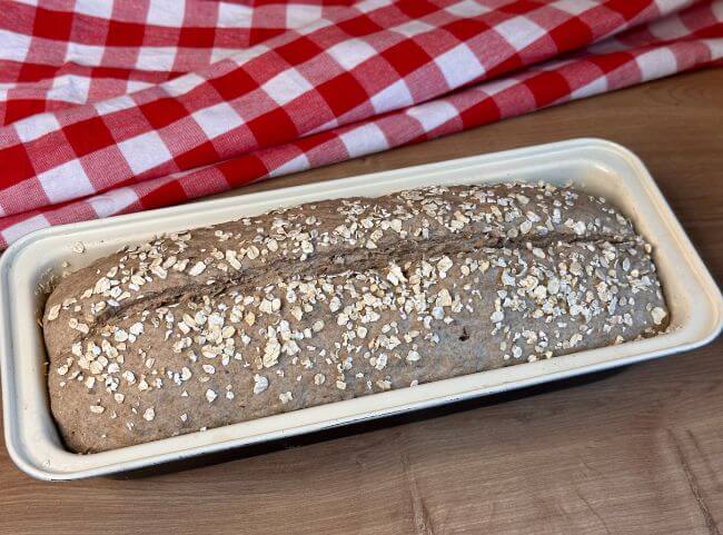 Vollkornbrot im Ofen backen