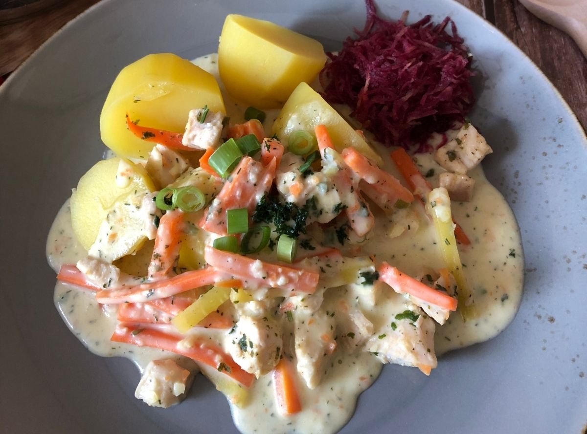 Bunte Fischpfanne mit Gemüse