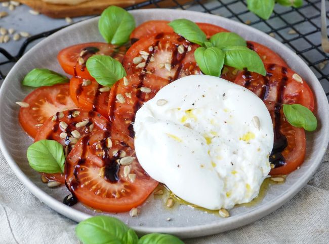 Burrata mit Tomaten