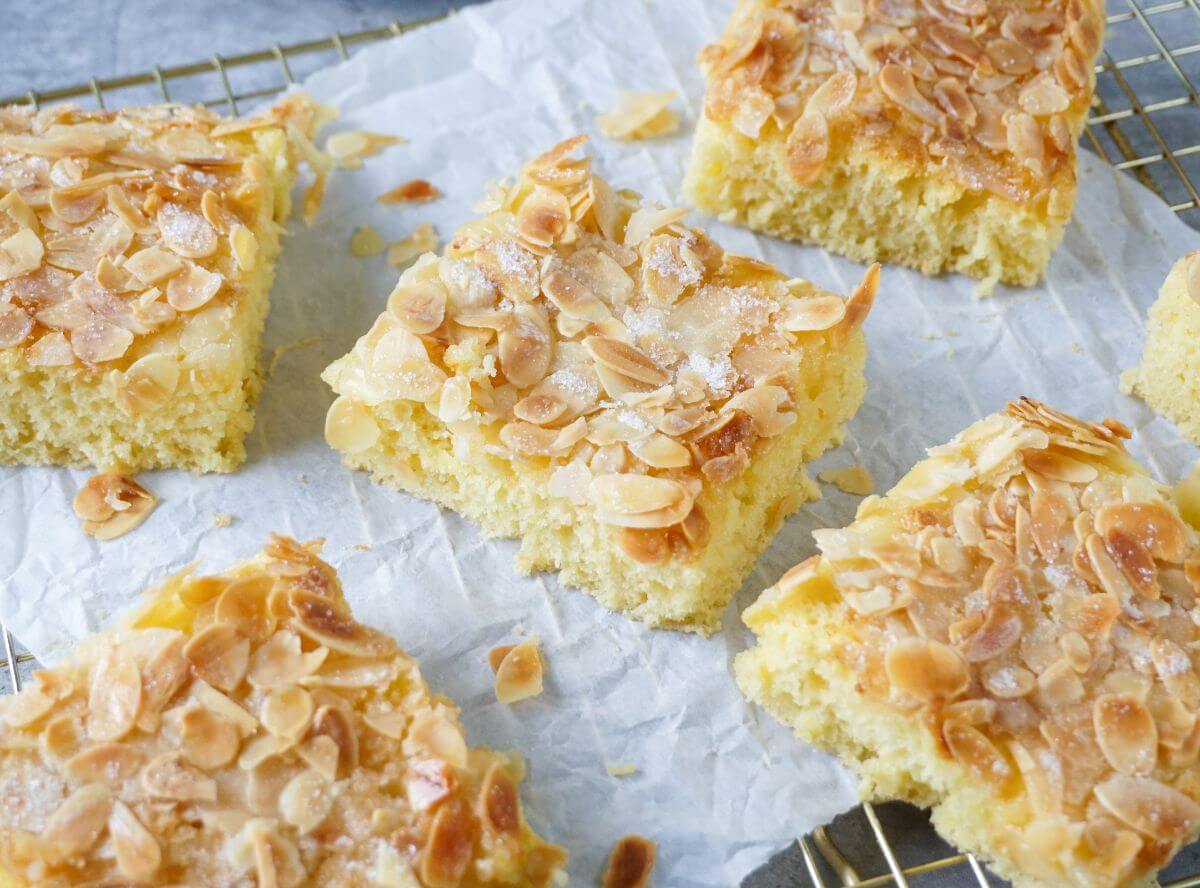 Buttermilchkuchen mit Mandeln