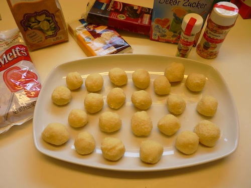 Vorbereitung zum Cake Pop backen Vorbereitung zum Cake Pop backen