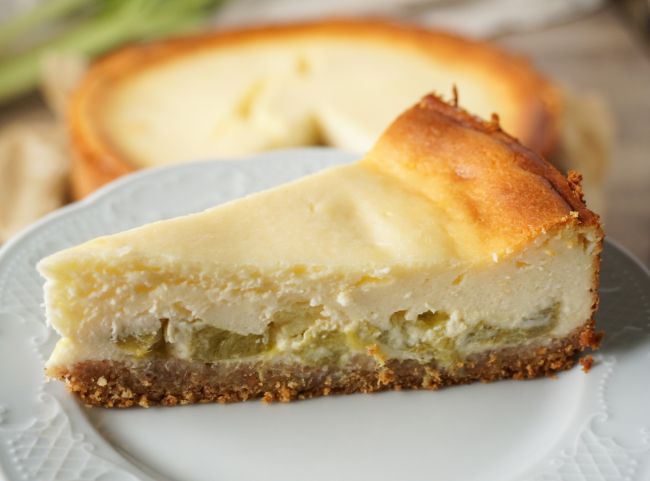 Cheesecake mit Rhabarber Cheesecake mit Rhabarber
