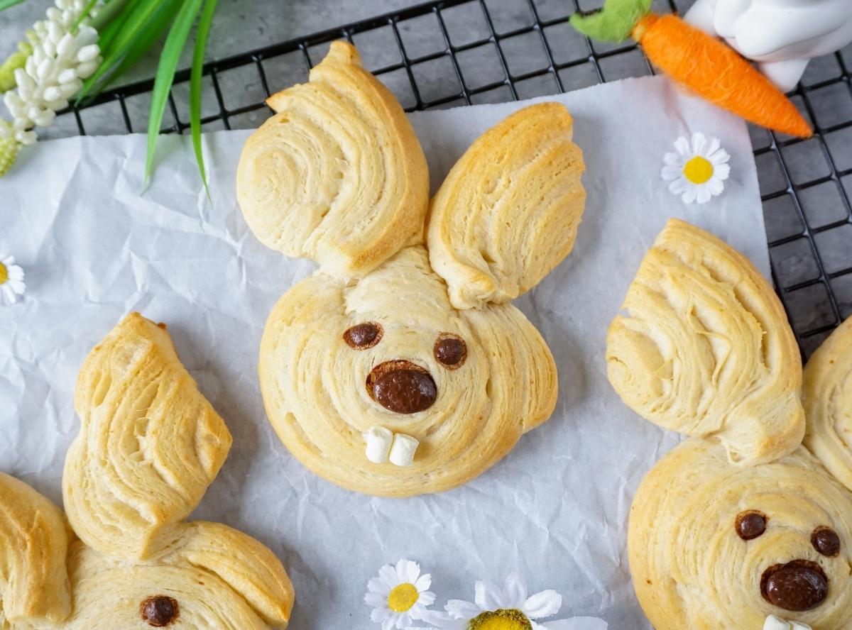 Osterhasen aus Croissant-Teig backen