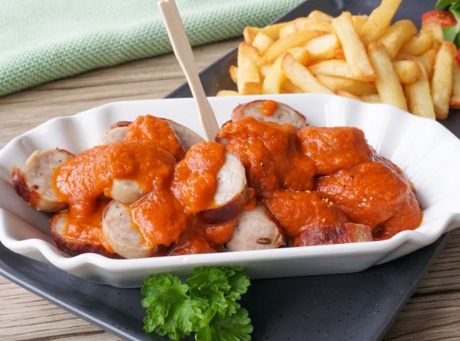 Currywurst Pommes Bratwurst Reste