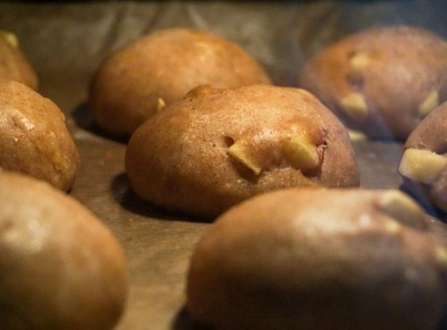 Dattelbrötchen für Kleinkinder backen
