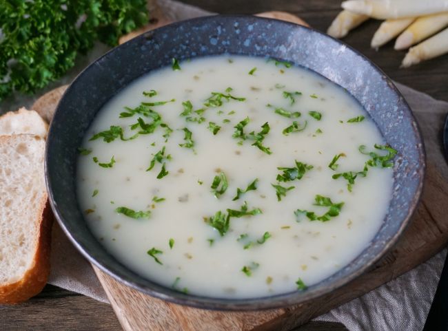 Einfache Spargelcremesuppe