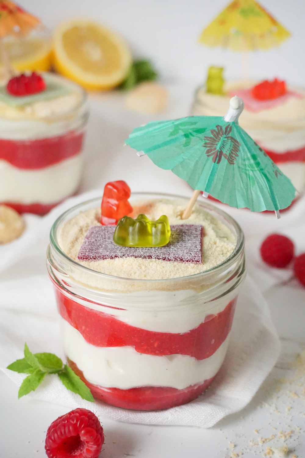 Zitronencreme mit Himbeeren