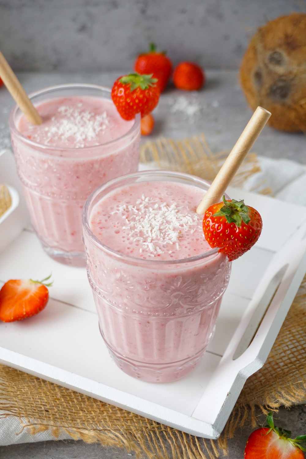 Gesunder Erdbeer Smoothie mit Bananen