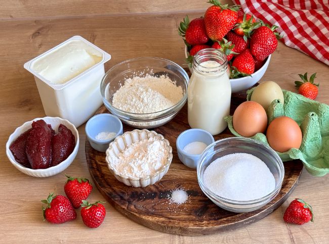 Erdbeer Biskuitrolle Rezept Erdbeer Biskuitrolle Rezept