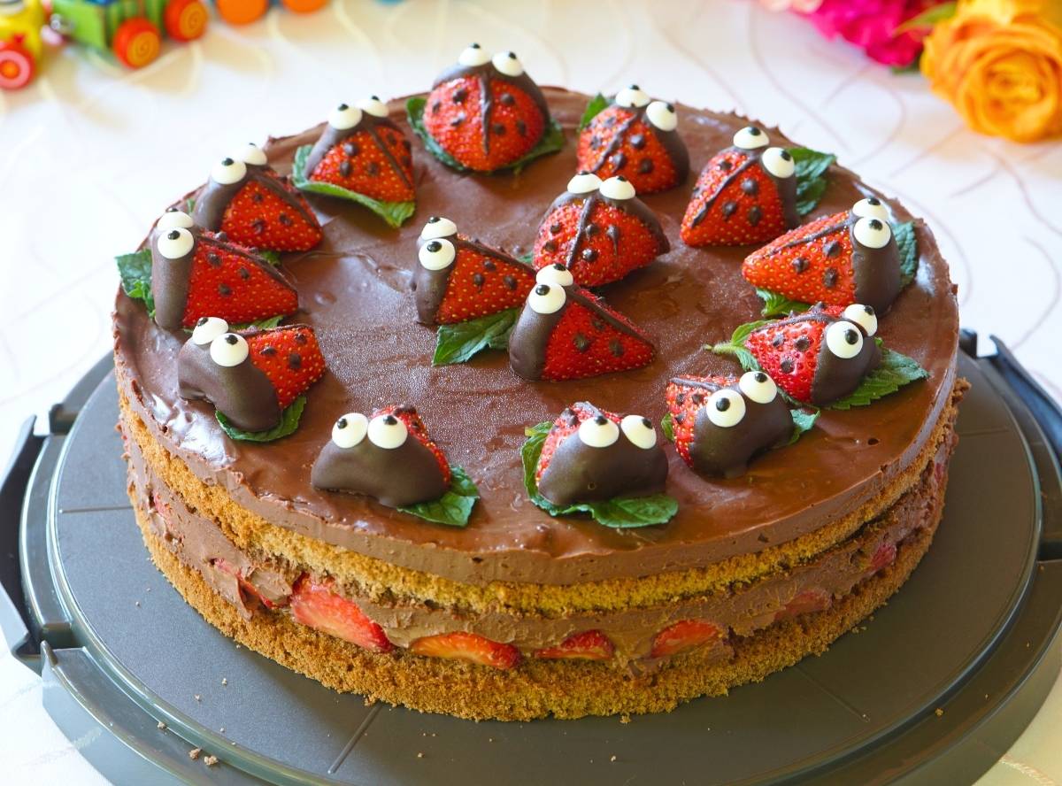 Erdbeer-Nougat-Torte