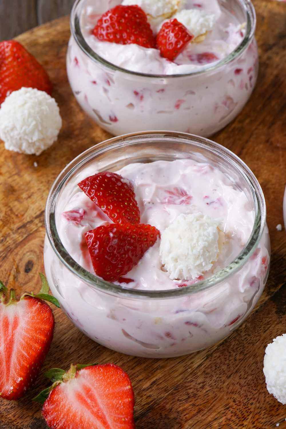 Leichtes Erdbeer Raffaello Dessert
