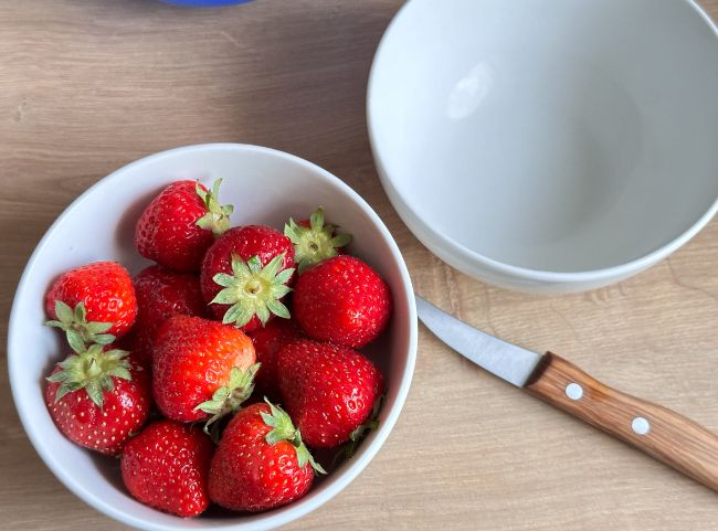 Erdbeertorte Erdbeeren schneiden