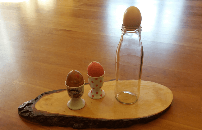 Experiment für Kinder: Wie kommt das Ei in die Flasche?