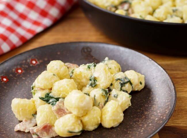 Gnocchi mit Schinken-Sahne-Sauce