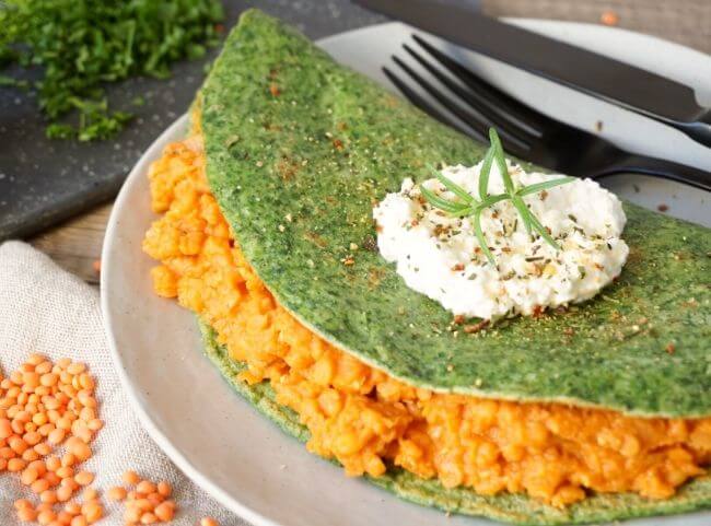 Spinatpfannkuchen gefüllt mit Linsen Spinatpfannkuchen gefüllt mit Linsen