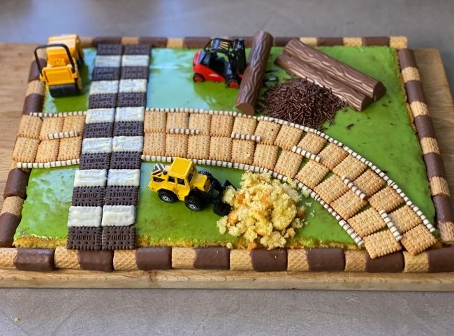 Baustellen-Kuchen zum Kindergeburtstag für Bob und Freunde