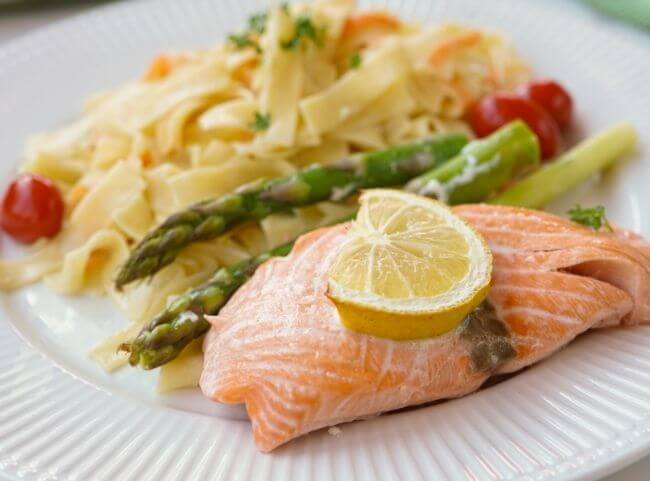 Lachs mit Spargel aus dem Ofen