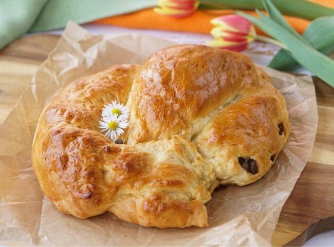 Osterbrot mit Quark