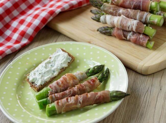 Spargel-Schinken-Röllchen vom Grill