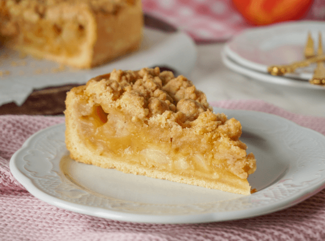 Veganer Apfelkuchen mit Zimtstreuseln