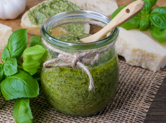 Basilikum Pesto selber machen