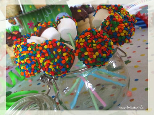 Marshmallow Pops am Stiel für den Kindergeburtstag