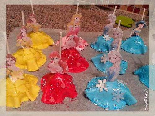 Prinzessin Cake Pops als Kuchen für den Kindergeburtstag