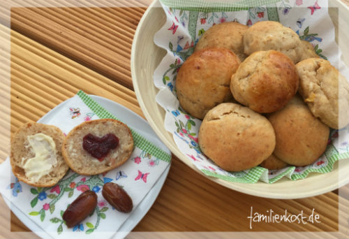 Dattelbrötchen mit Quark-Öl-Teig