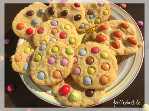 Cookies mit Smarties: Rezept für bunte Kekse für Kinder