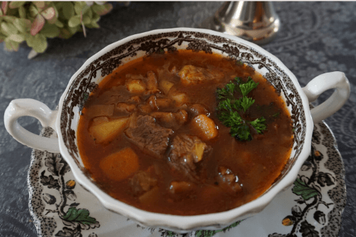 Wildsuppe mit Pilzen und Kartoffeln