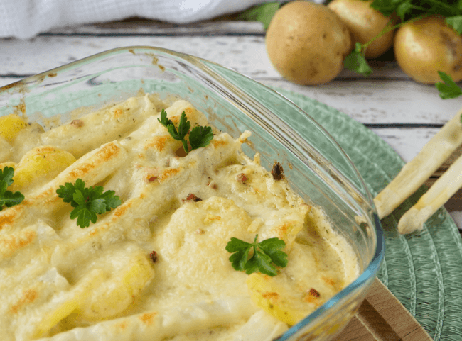 Spargelauflauf mit Kartoffeln und Schinken Spargelauflauf mit Kartoffeln und Schinken
