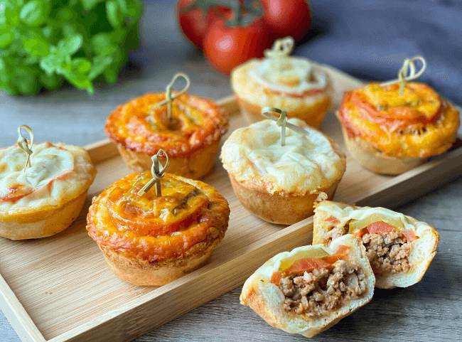 Cheeseburger Muffins - einfaches Rezept mit Pizzateig und Hack