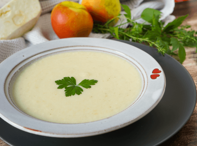 Fruchtige Selleriesuppe Fruchtige Selleriesuppe
