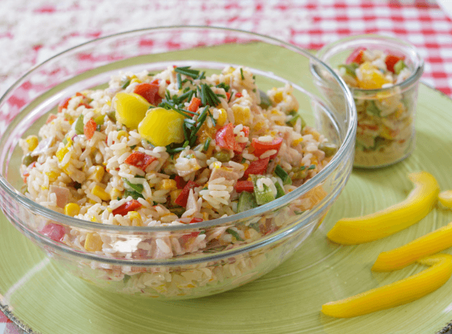 Reissalat mit Paprika und Mandarinen Reissalat mit Paprika und Mandarinen