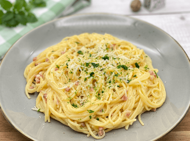 spaghetti-carbonara spaghetti-carbonara