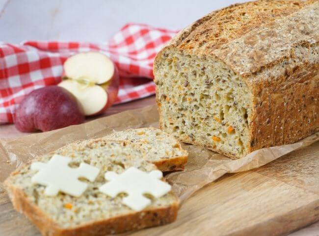 Apfel-Möhren-Brot