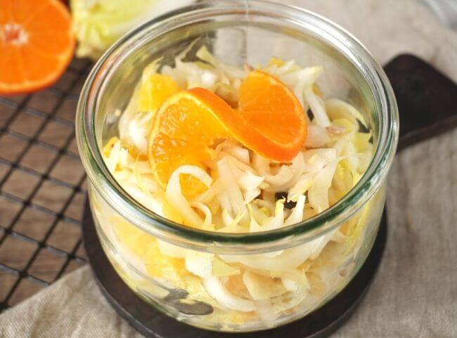 Chicorée-Salat mit Mandarinen Chicorée-Salat mit Mandarinen