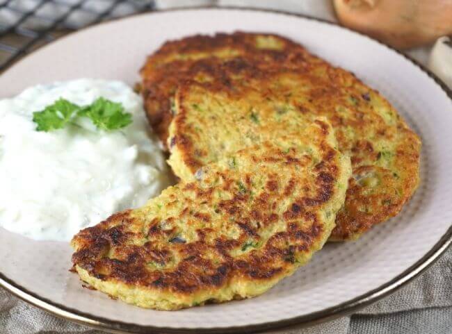 Zucchinipuffer mit Haferflocken Rezept (auch für Thermomix)