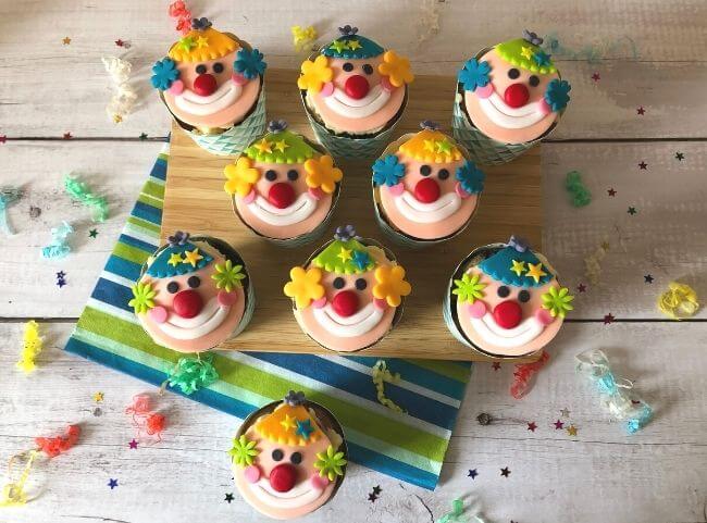 Faschingsmuffins mit Süßigkeiten