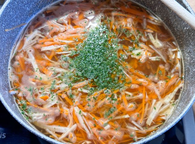 Flädlesuppe Brühe kochen